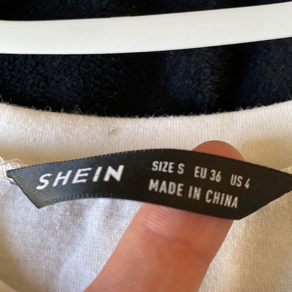 Woman’s crop top - Picture 2 of 2